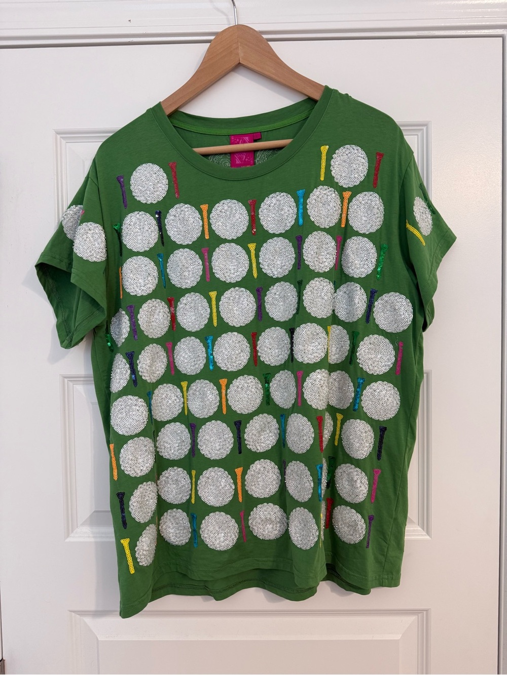 QOS: Green Short-Sleeve Tee with sparklyGolf Balls and Tees